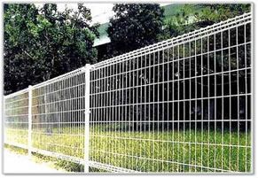 供應(yīng)卷筒護欄網(wǎng)與壓彎護欄網(wǎng)產(chǎn)品報價指南